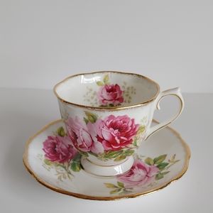 Beautiful Vintage Royal Albert American Beauty Teacup Saucer Set